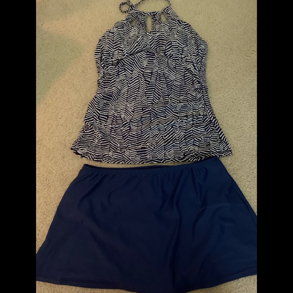 Women bathing suit, 2pieces, short skirt n top.